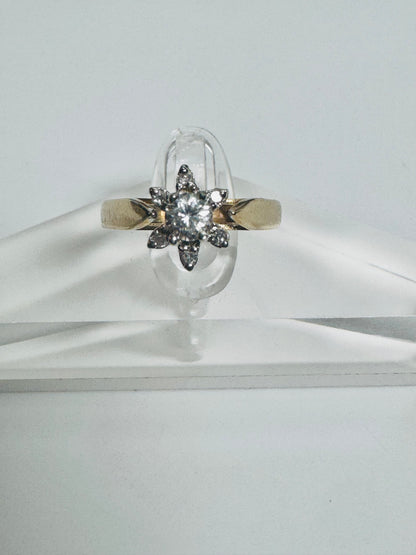 #213 bague zircon en fleurs en or 10k