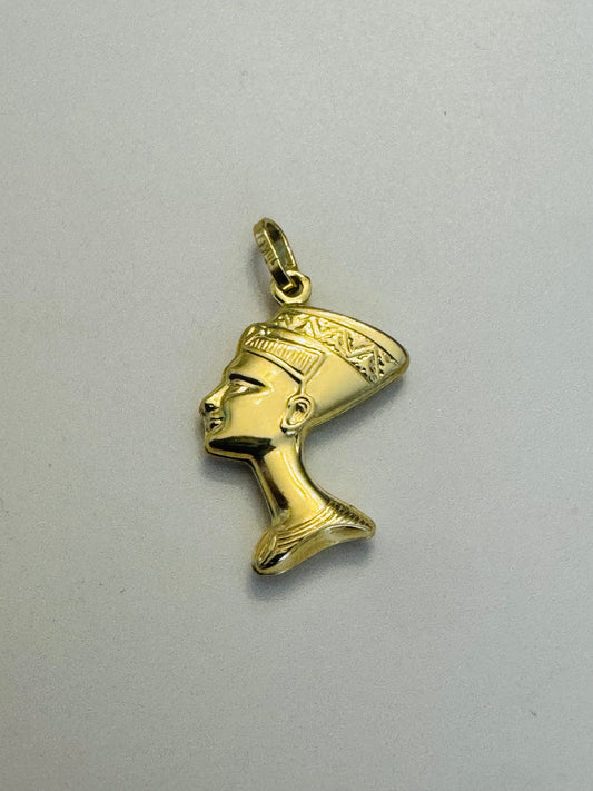 #406 Pendentif petite tête de Néfertiti en or 10k