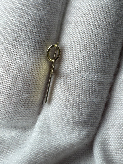 #418 pendentif petite croix plate en or 10k