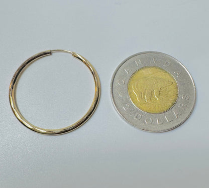 #321 boucles d’oreilles anneaux avec gravure fermoir intégré en or 10k