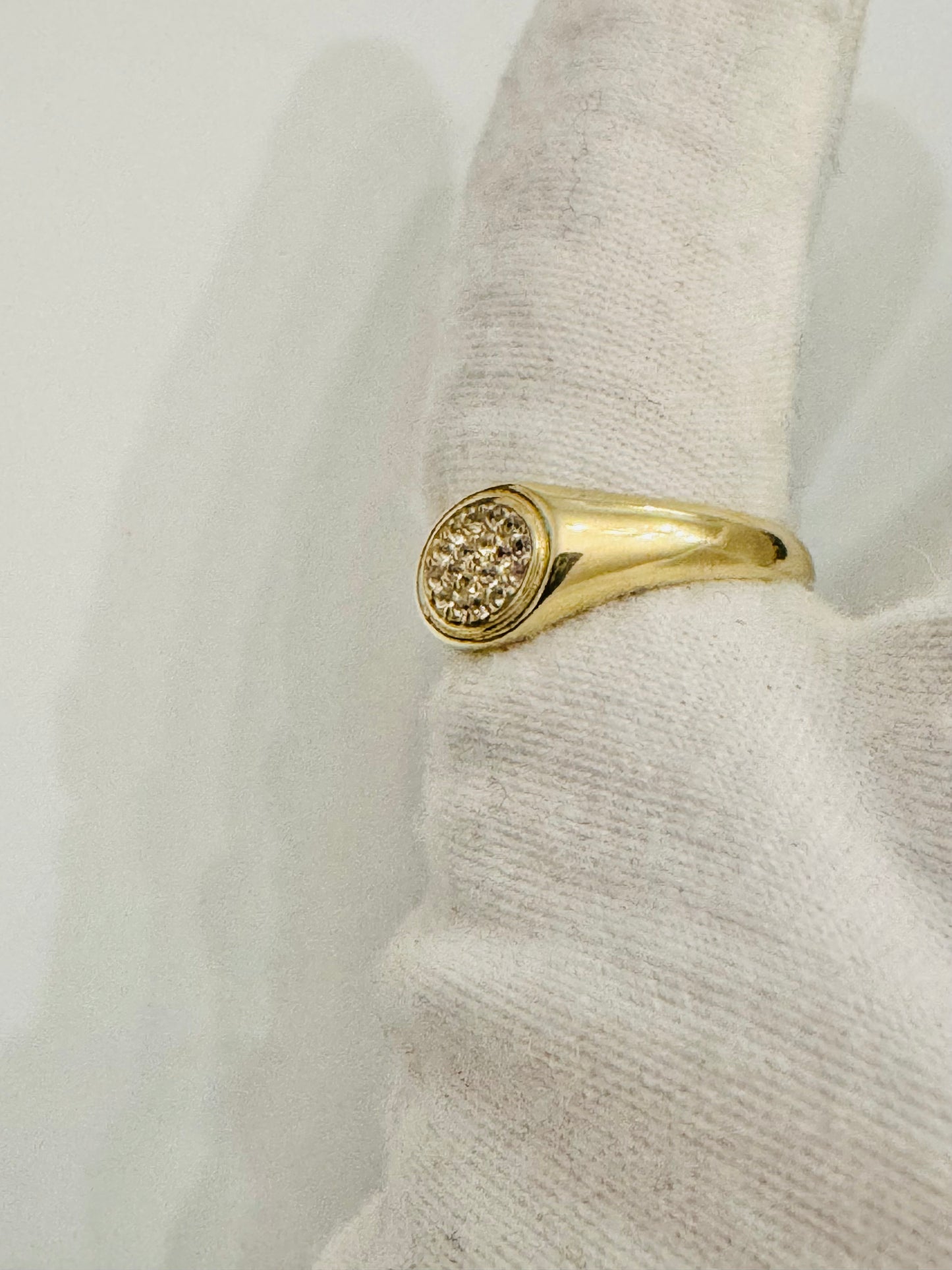 #203 Bague avec ovale en zircon en or 10k￼