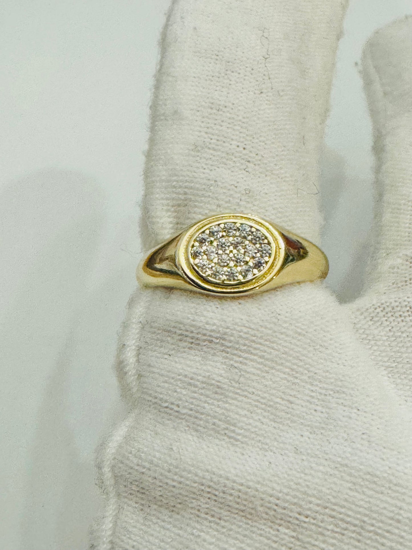 #203 Bague avec ovale en zircon en or 10k￼