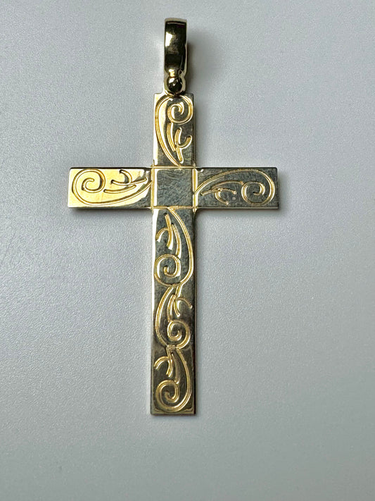 Pendentif croix avec motif en or 10K