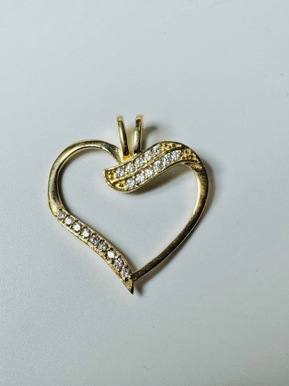 #424 Pendentif cœur avec attache intégrée et zircon neuf en or 10k