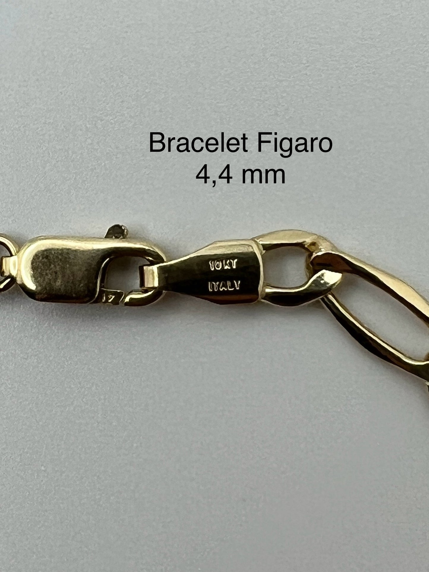 #100 Bracelet Figaro 4,4 mm en or 10k