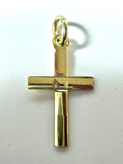 #418 pendentif petite croix plate en or 10k