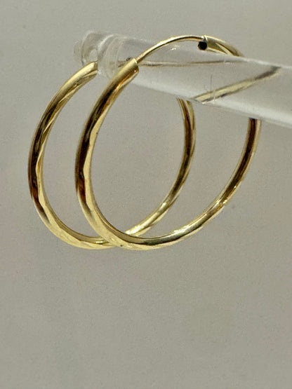 #318 boucles d’oreilles anneaux avec gravure fermoir intégré 1$ en or 10k