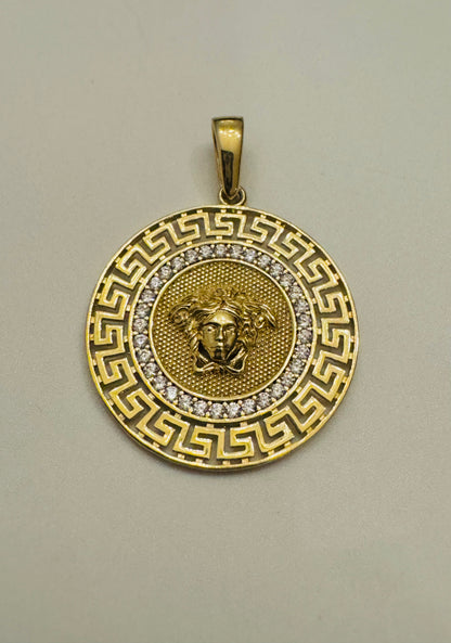 #435 pendentif médaillon médusa rond de zircon en or 10k
