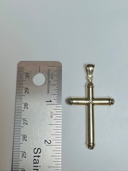 #425 pendentif grande croix bombée unie en or 10k