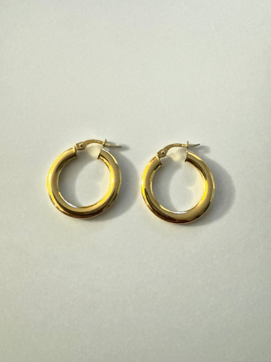 Plain gold hoop earrings