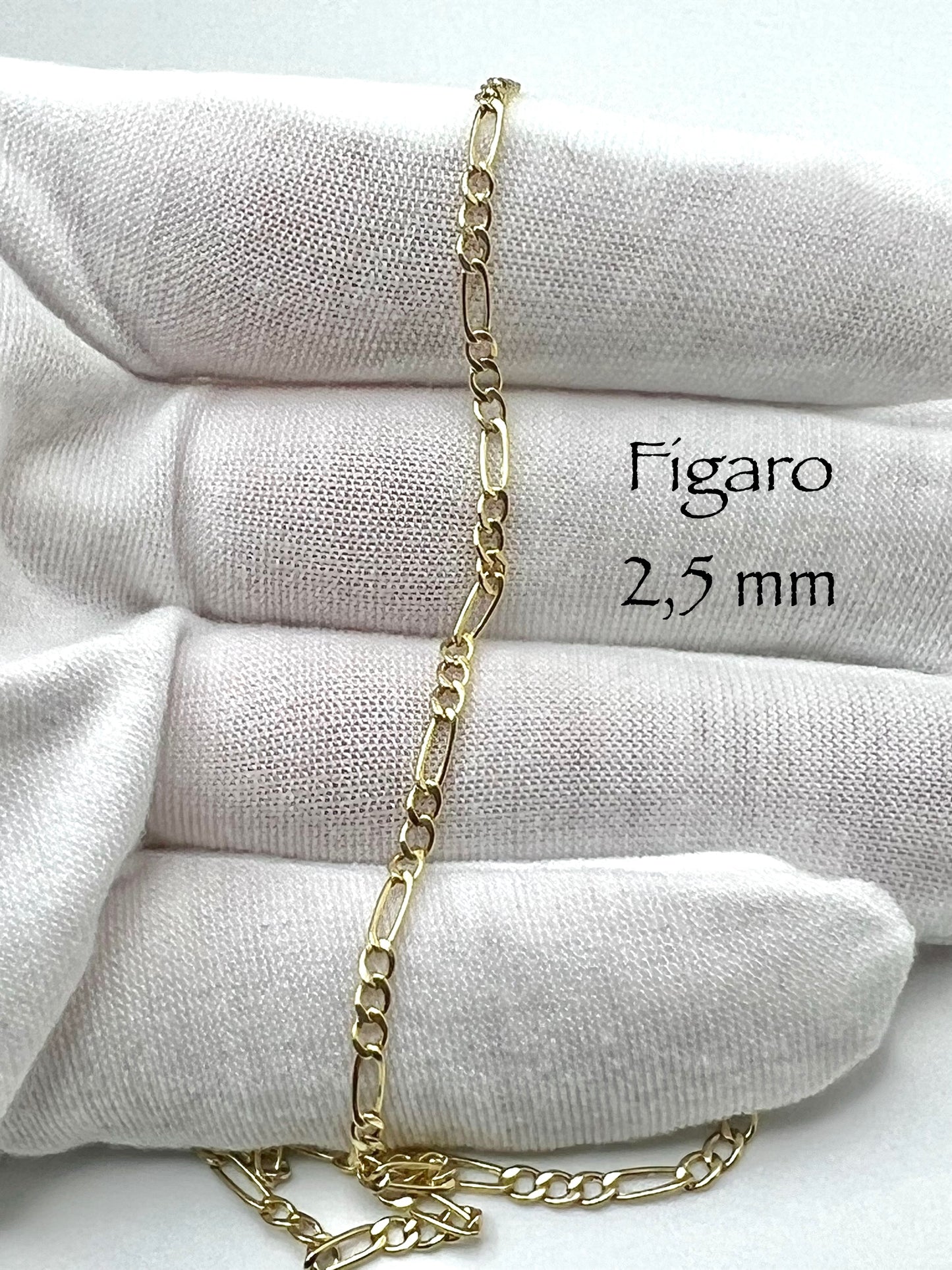 Cadena de oro Fígaro 2,5 mm.