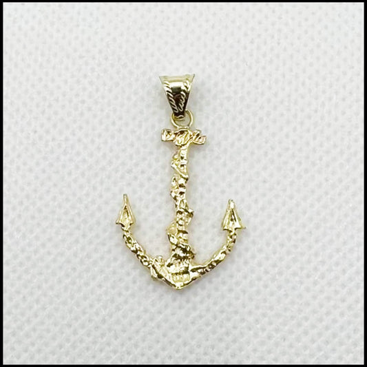 Colgante de ancla de barco de oro